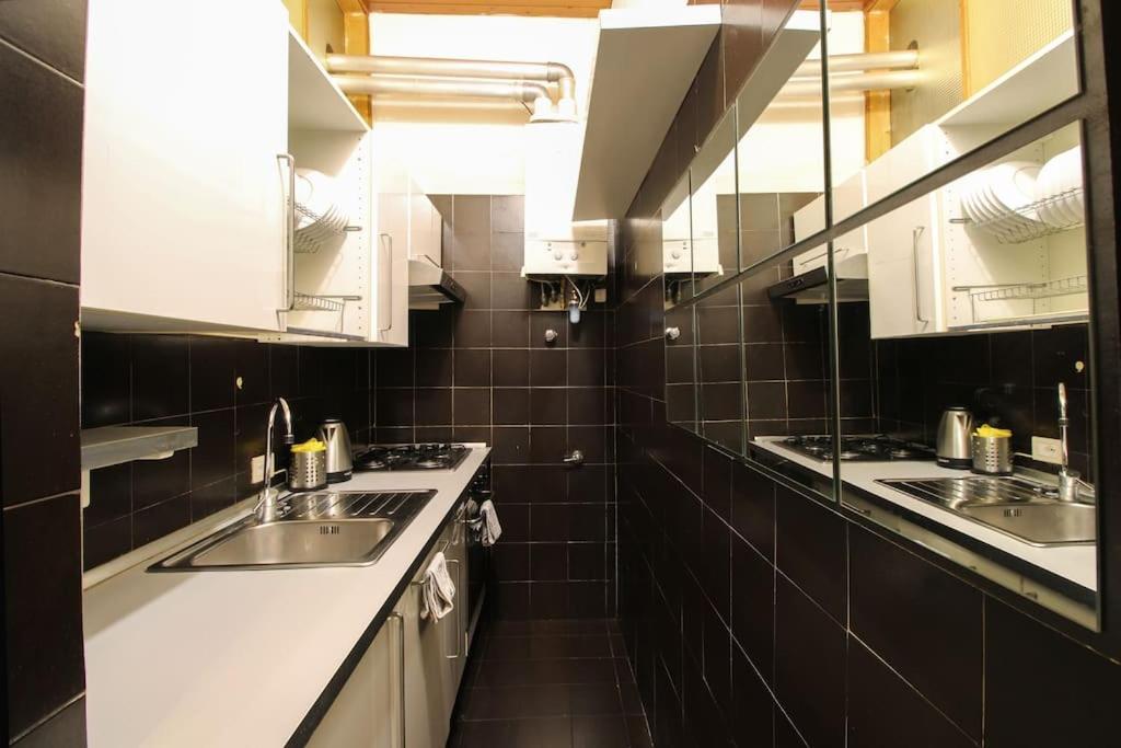 Lovely 2 Bedroom Apartment-6 Pax By Yourhost Roma Exterior foto